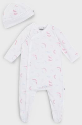 Gift-boxed sleepsuit and hat set for babies, Patterned