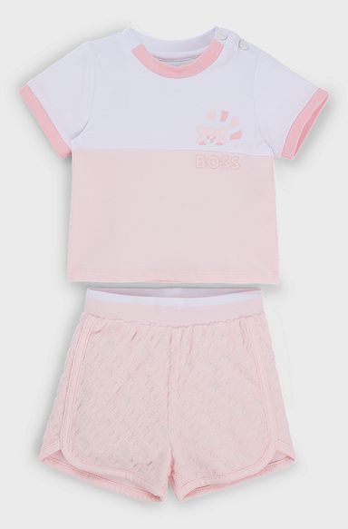 Gift-boxed T-shirt and shorts set for babies, light pink