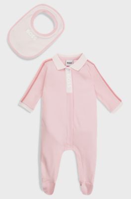Gift-boxed sleepsuit and bib set for babies, Light Pink
