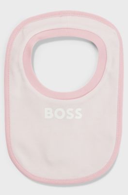 Gift-boxed sleepsuit and bib set for babies, light pink