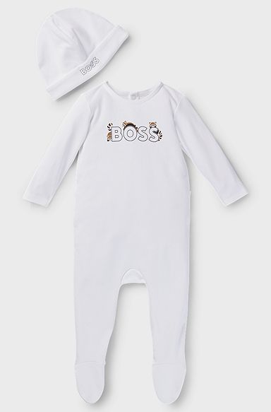 Gift-boxed sleepsuit and hat set for babies, White