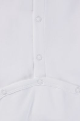 Gift-boxed sleepsuit and hat set for babies, White