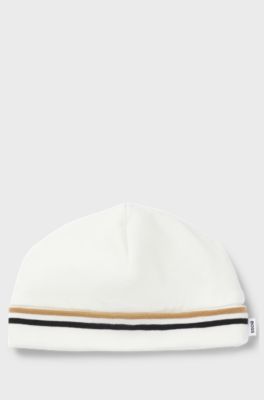 Gift-boxed sleepsuit and hat set for babies, White