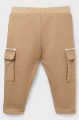 Pantaloni cargo per bambini in piqu&eacute; elasticizzato con etichetta con logo, Marrone