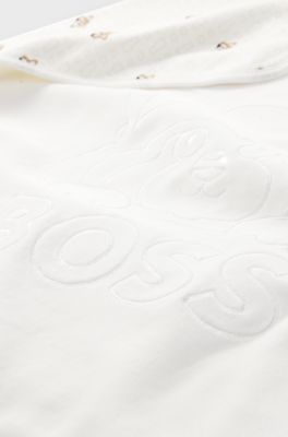 Gift-boxed blanket for babies with red-panda artwork, White