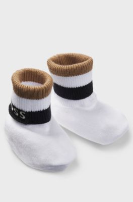 Gift-boxed beanie hat and booties for babies, White