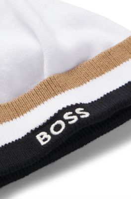 Geschenk-Set aus Baby-M&uuml;tze und -Sch&uuml;hchen, Wei&szlig;