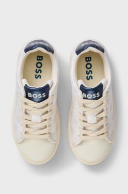 Imitatieleren kindersneakers met monogrammen, Lichtbeige
