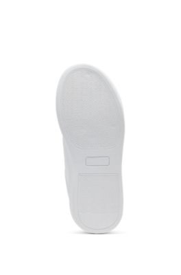 Barnsneakers i l&auml;der med tryckt logga, Vit