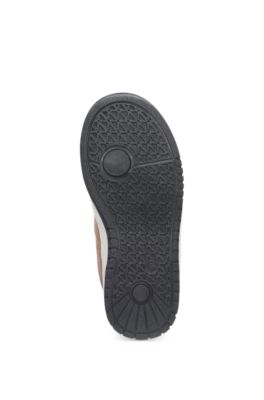 Deportivas para ni&ntilde;os de piel y lona con logo, Marr&oacute;n