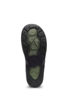 Kids-Regenstiefel mit Logo-Aufn&auml;her aus Gummi, Dunkelgr&uuml;n