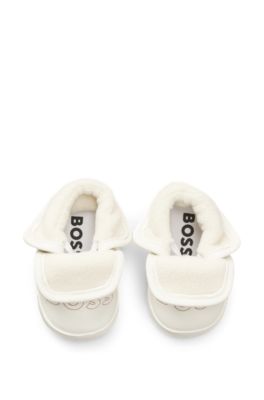 Pantofole per neonati in morbida pelle con logo stampato, Bianco