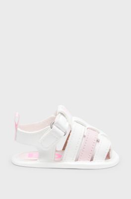 Sandales en cuir pour b&eacute;b&eacute;s pr&eacute;sent&eacute;es dans un coffret cadeau, Rose clair