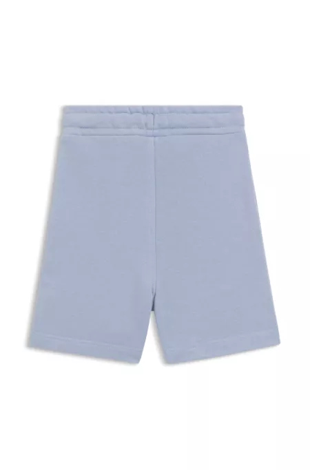 Shorts para niños de forro polar con etiqueta con logo