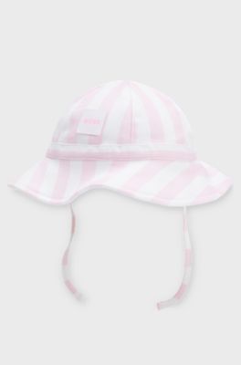 Babym&uuml;tze aus Baumwoll-Jersey mit Streifen-Muster, Wei&szlig;