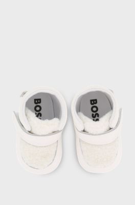 Baby slippers in gift box, Natural