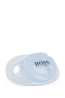 Boss Coffret Cadeau Compose D Une Sucette Pour Bebe Et De Ses Accessoires