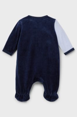 Baby sleepsuit in velvet with colour-blocking and logo, Dark Blue
