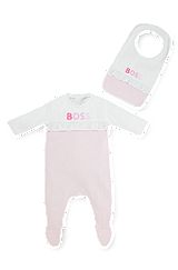Gift-boxed set of baby sleepsuit and bib, light pink