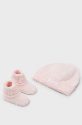 Gift-boxed set of baby beanie hat and booties, light pink