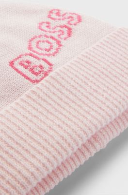 Gift-boxed set of baby beanie hat and booties, light pink