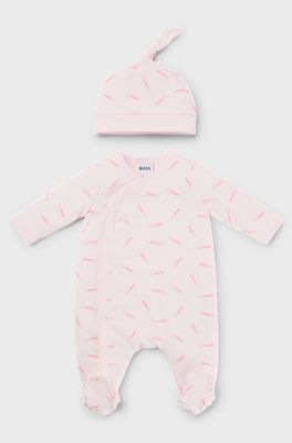 Gift-boxed set of baby sleepsuit and hat, light pink