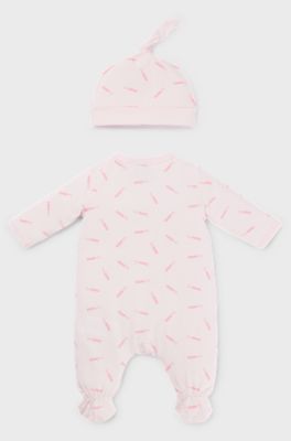 Gift-boxed set of baby sleepsuit and hat, light pink