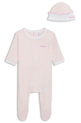 Gift-boxed sleepsuit and hat for babies, light pink