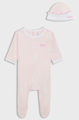 Gift-boxed sleepsuit and hat for babies, light pink