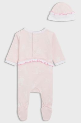 Gift-boxed sleepsuit and hat for babies, light pink