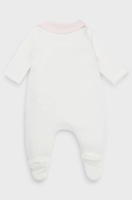 Gift-boxed sleepsuit and headband for babies, White