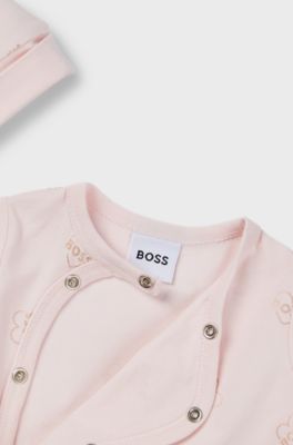 Gift-boxed logo sleepsuit and hat for babies, light pink
