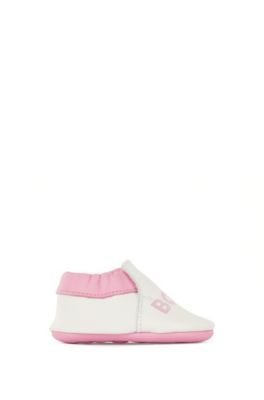 Gift-boxed leather baby slippers with logo print, White