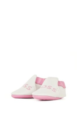 Gift-boxed leather baby slippers with logo print, White