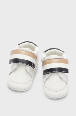 Gift-boxed leather trainers for babies, White