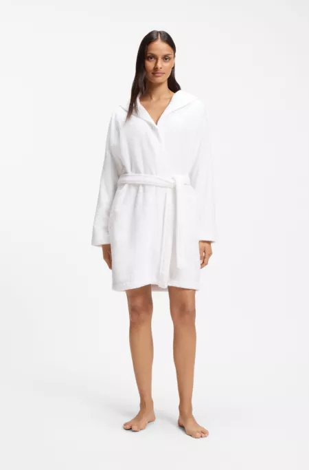 Batín de algodón con logo bordado