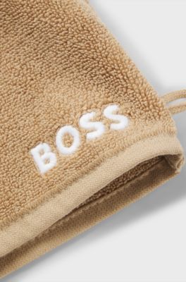Cotton wash mitt with contrast embroidered logo, Beige