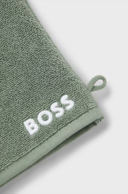 Cotton wash mitt with contrast embroidered logo, Green