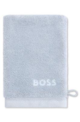 Cotton wash mitt with embroidered logo