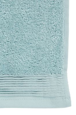 Serviette de toilette en coton &agrave; broderie, Bleu
