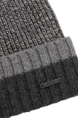 Beanie hat in virgin wool with contrast turn-up, Black