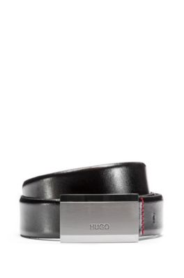 Cintur&oacute;n de piel con detalle de la marca en la hebilla de placa de bronce industrial, Negro