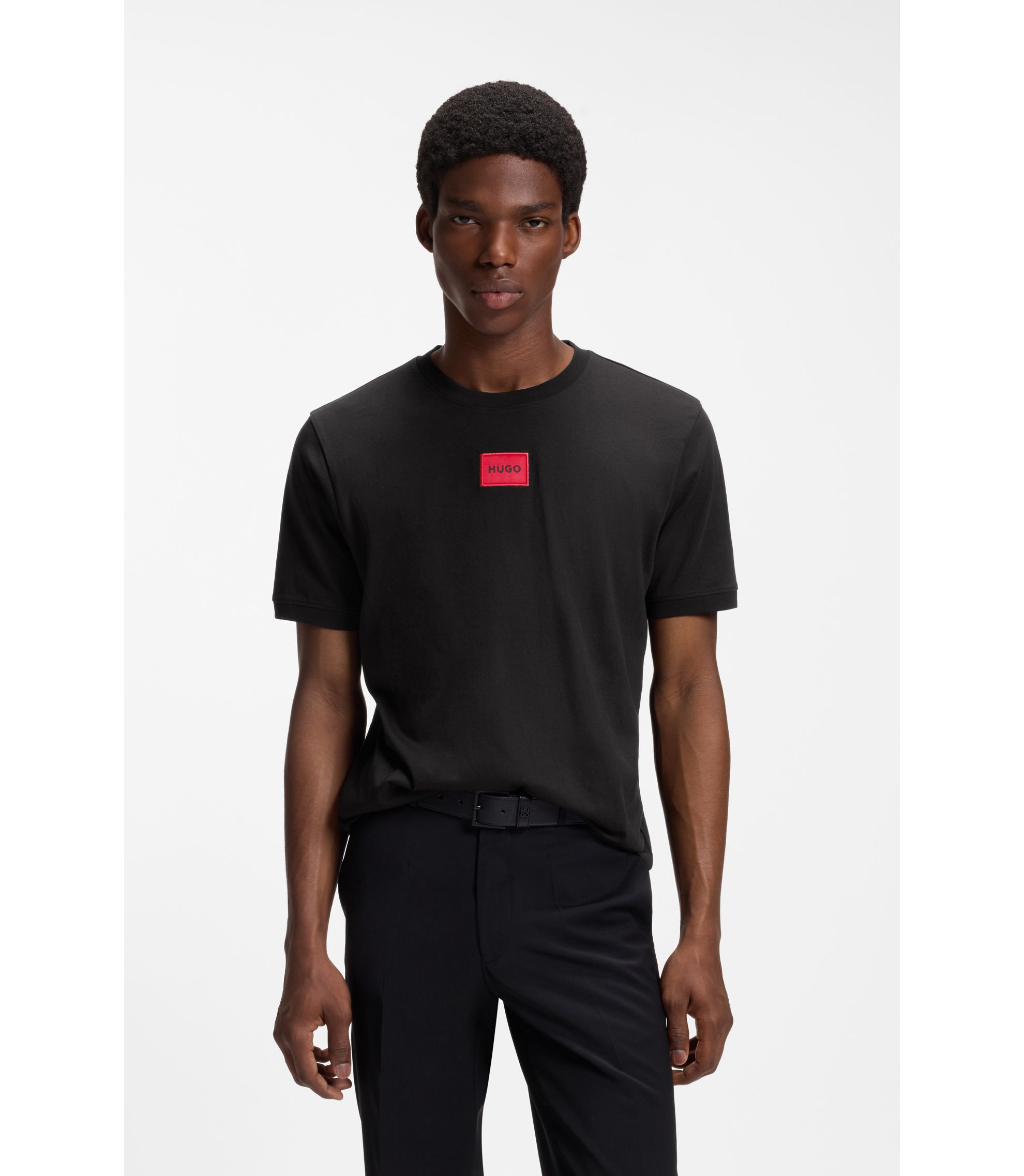 Cotton T-shirt with red woven logo label
