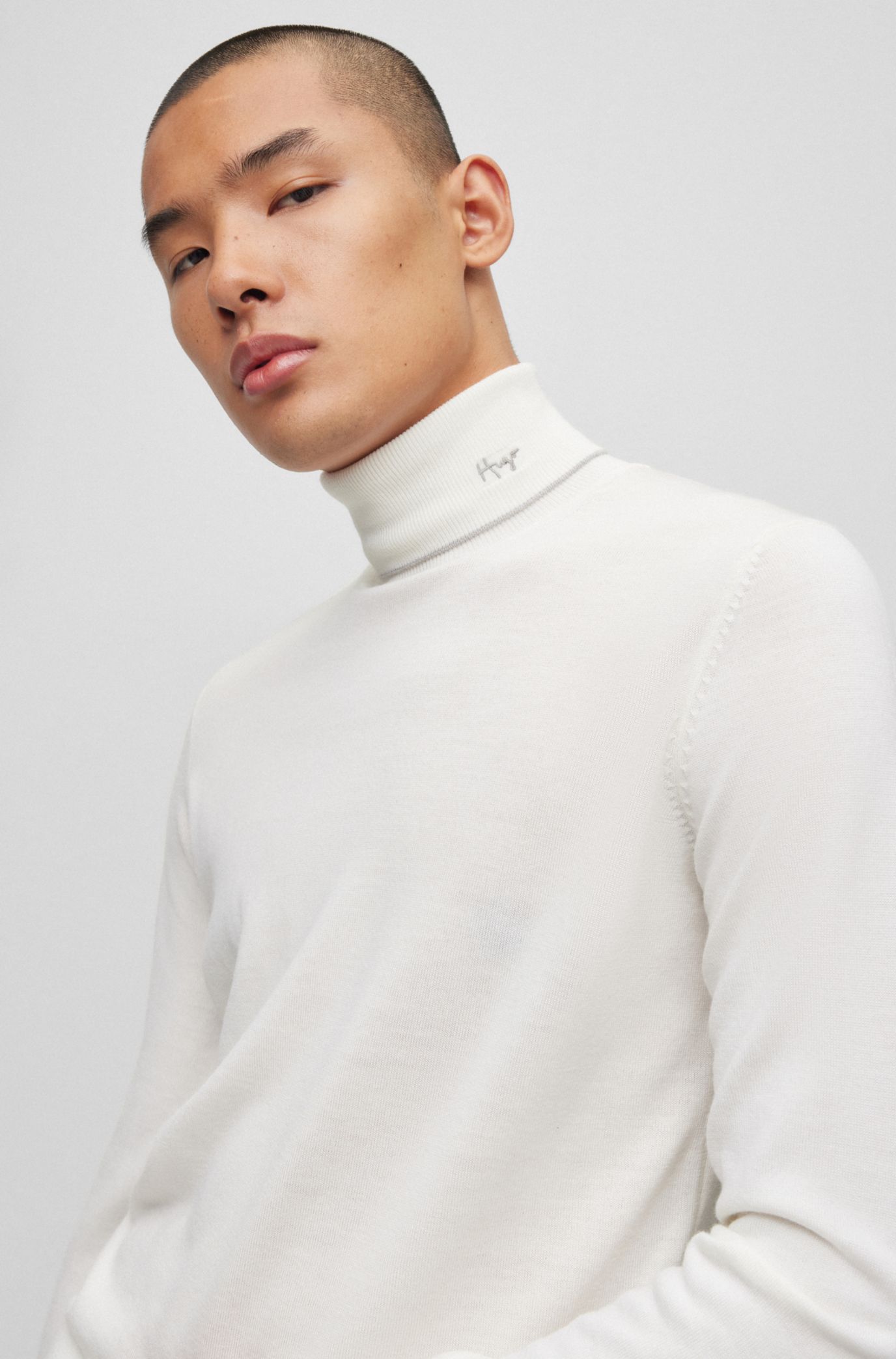 Men's White Turtleneck Sweaters