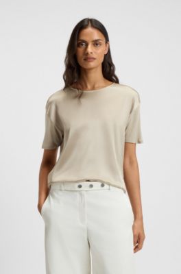 Camiseta regular fit con parte delantera de seda el&aacute;stica, Beige claro