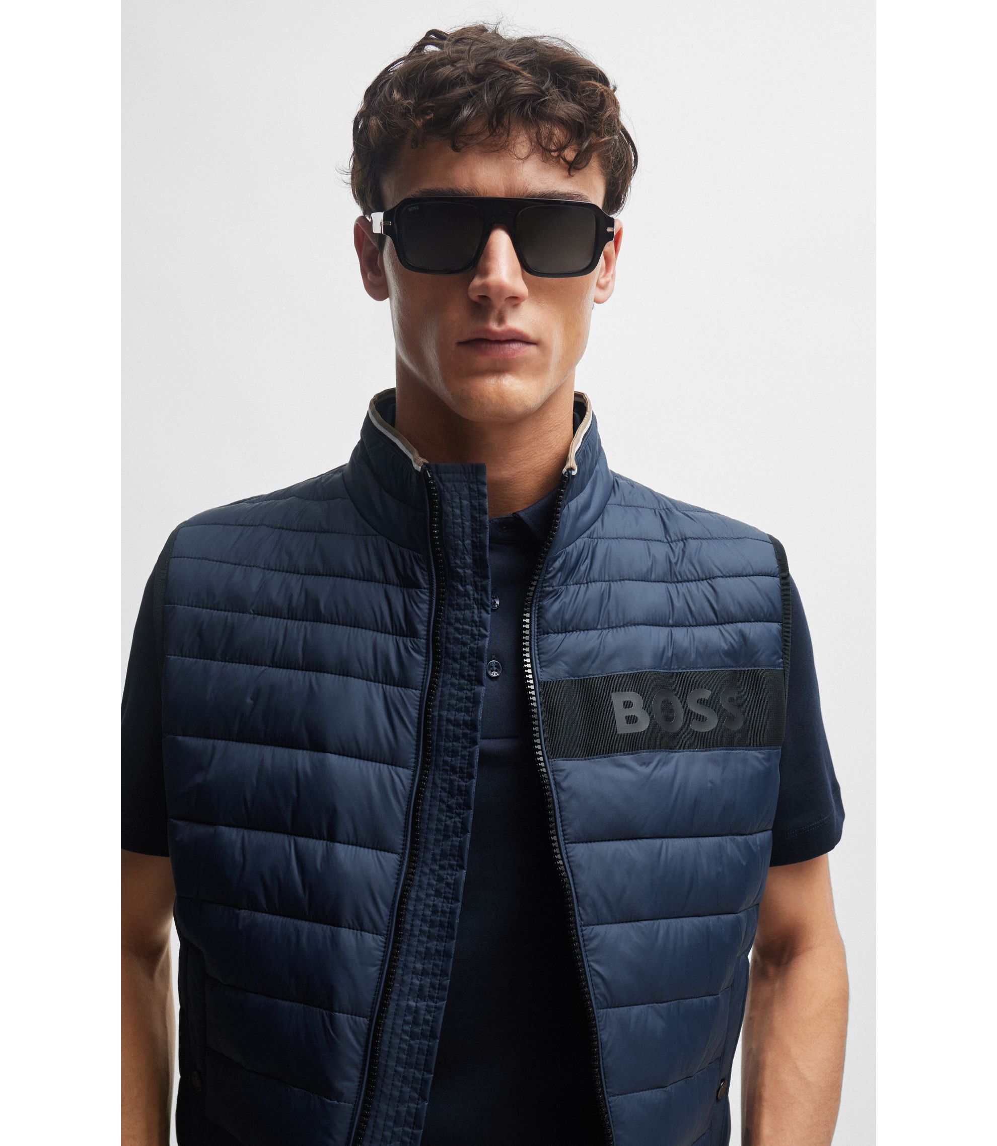 hbna50464300_404_340?wid=1980&