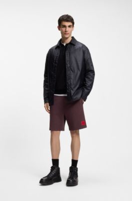 Short en molleton de coton avec &eacute;tiquette logot&eacute;e rouge, Brun chin&eacute;