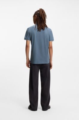 Polo slim fit de algod&oacute;n el&aacute;stico con ribetes en contraste, Celeste