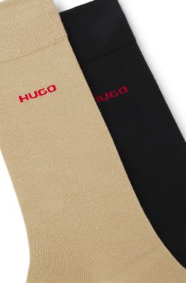 Paquete de dos pares de calcetines de largo est&aacute;ndar con logo, Beige