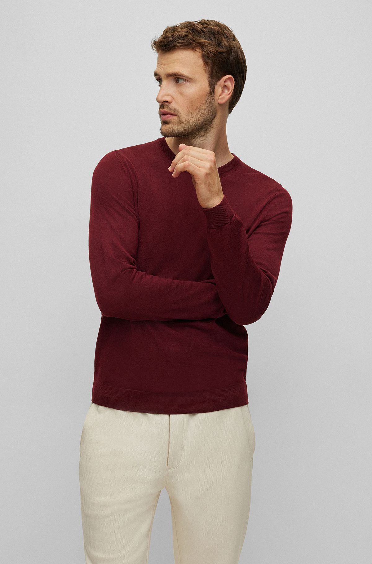 Slim-fit sweater in virgin wool with crew neckline, Dark Red